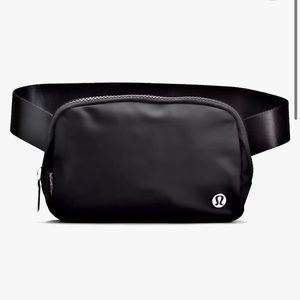 Lululemon Everywhere Black Belt Bag 1L